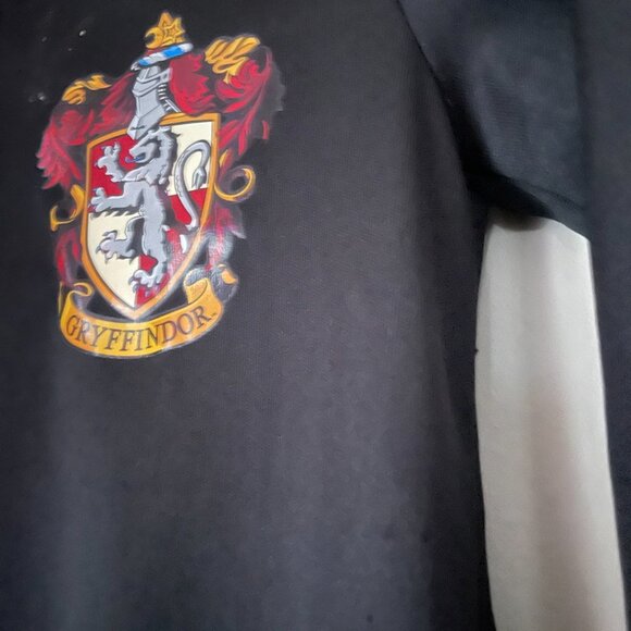 Harry Potter Gryffindor Robe - Picture 2 of 9